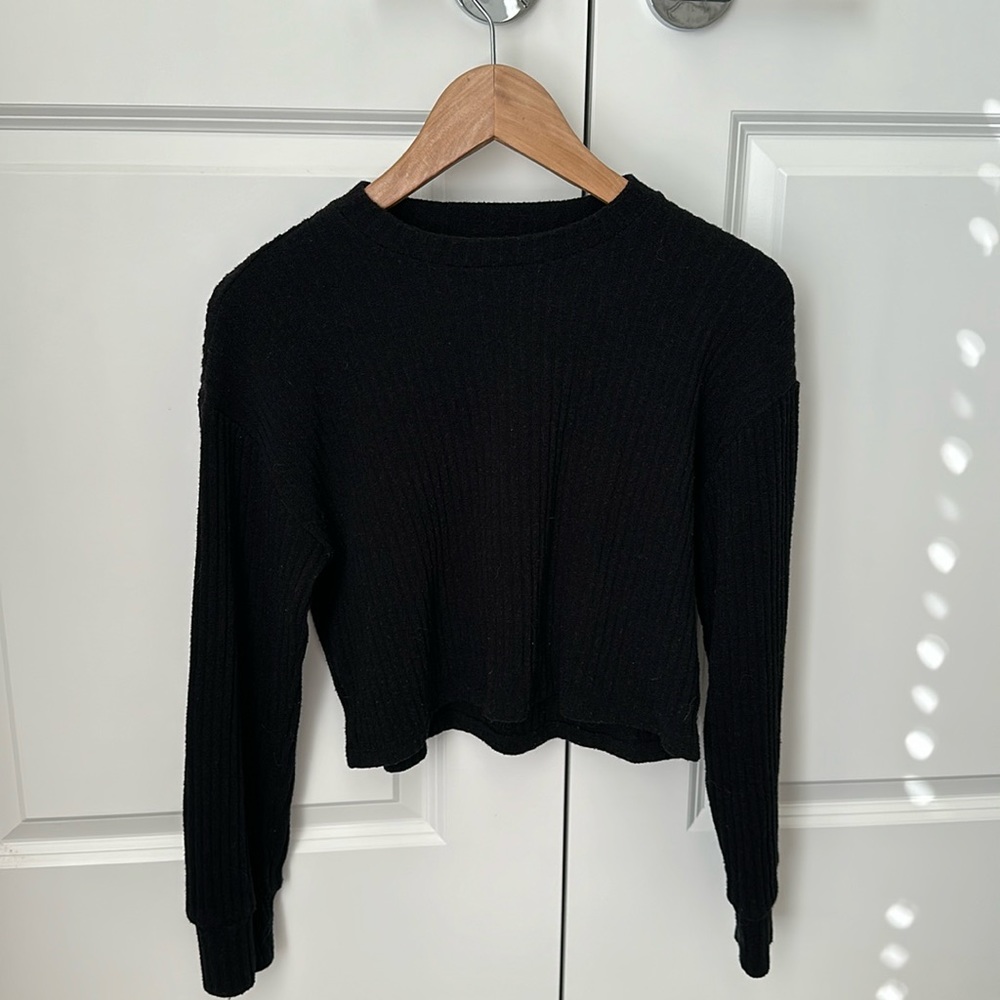 Aritzia Ribbed Long Sleeve Sweater